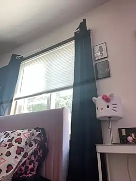LolaLooney online show from June 26, 7:51 pm