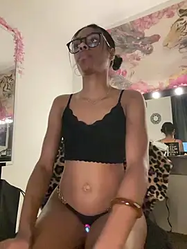 LolaLooney online show from August 1, 2:55 am