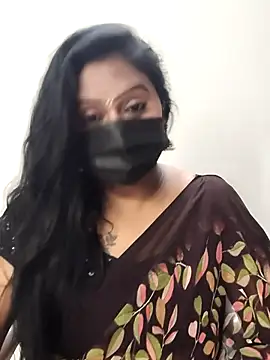 Snapshot of Meera_mia chatting on June 17, 7:22 am Meera mia online show from June 17, 7:22 am