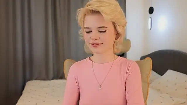 mood berry  online show from June 3, 1:36 pm