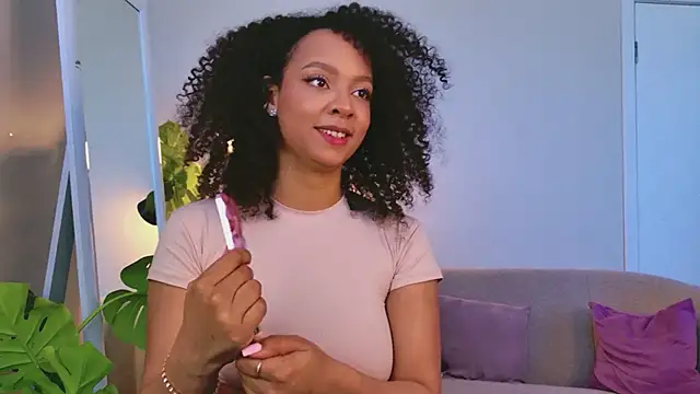 Snapshot of Tiana_Toffee chatting on June 7, 1:04 pm Tiana Toffee online show from June 7, 1:04 pm