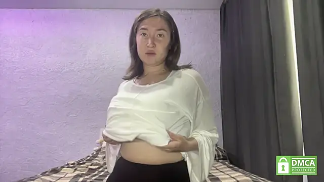 Snapshot of LaylaKrasnici chatting on July 1, 8:38 am LaylaKrasnici online show from July 1, 8:38 am