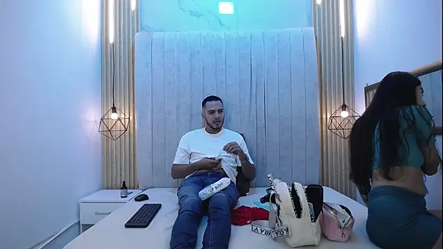 CarolinaySebas online show from June 8, 12:38 pm