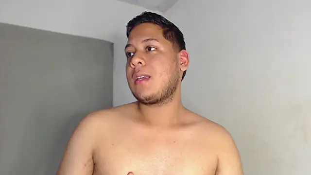 Snapshot of nicolas_cr1 chatting on June 17, 8:21 pm nicolas cr1 online show from June 17, 8:21 pm