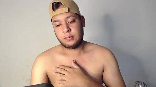 Snapshot of nicolas_cr1 chatting on July 8, 2:05 am nicolas cr1 online show from July 8, 2:05 am