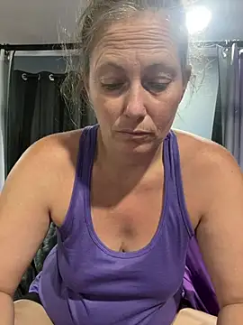 amberhotts2025 online show from June 24, 11:48 pm
