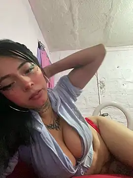 Snapshot of YummyGirl_ chatting on June 26, 3:22 am YummyGirl online show from June 26, 3:22 am