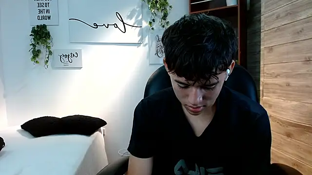 Ryan grayx online show from June 19, 2:43 pm