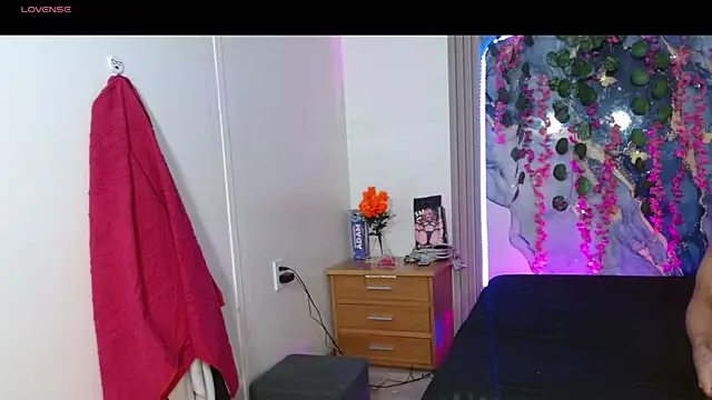 maria robin  online show from July 9, 3:21 am
