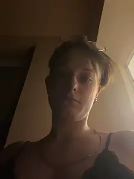 TurnedNibb online show from June 14, 9:39 pm