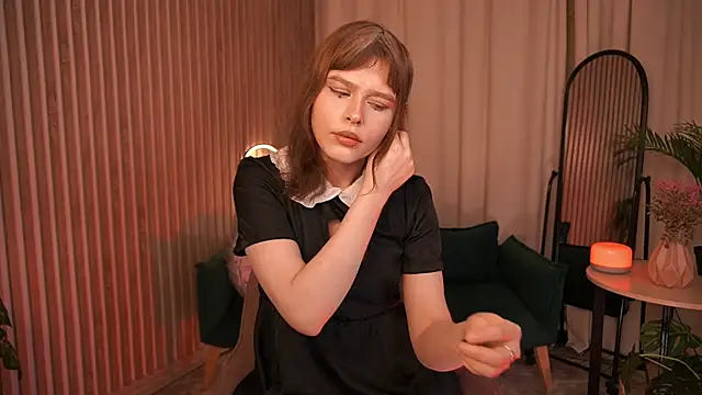 LunaSilvermoon online show from June 5, 6:52 am