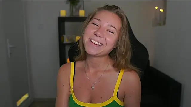 VivienVance online show from July 4, 6:36 pm