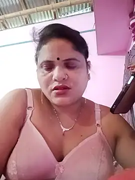 Snapshot of Maya_Vabi chatting on July 13, 9:01 am Maya Vabi online show from July 13, 9:01 am