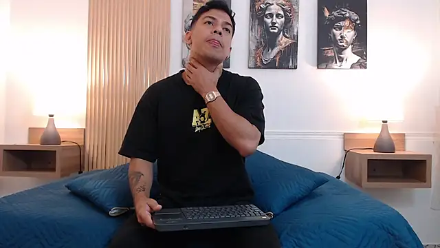 Snapshot of Diego_salvatore chatting on June 4, 2:34 pm Diego salvatore online show from June 4, 2:34 pm