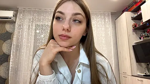KateLew online show from May 31, 6:04 pm
