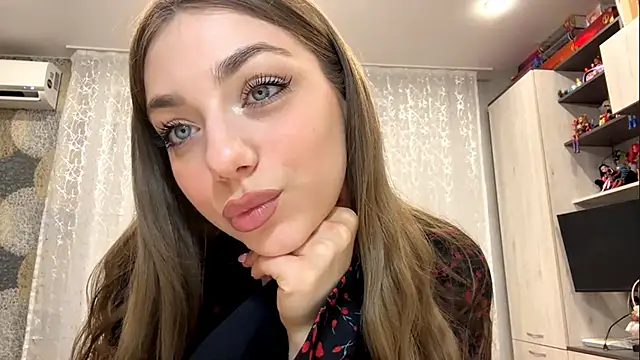 KateLew online show from June 6, 4:44 pm