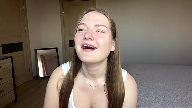 Snapshot of lizzzanatooo chatting on June 4, 7:47 am lizzzanatooo online show from June 4, 7:47 am
