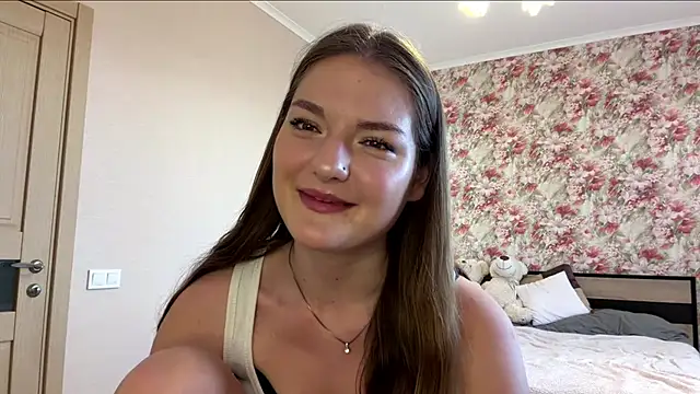 Snapshot of lizzzanatooo chatting on June 16, 3:25 pm lizzzanatooo online show from June 16, 3:25 pm