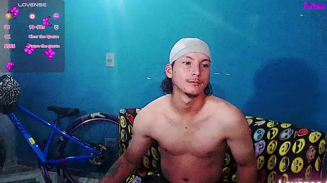 MrKingsaintx online show from June 15, 9:11 am