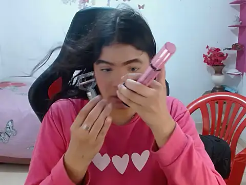 Snapshot of Alanna_lan1501 chatting on July 10, 8:22 pm Alanna lan1501 online show from July 10, 8:22 pm