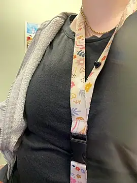 alyssabbygirll online show from June 12, 2:49 pm
