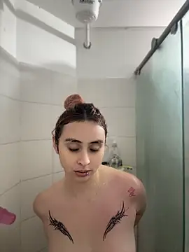 Snapshot of Sophia_LuxxX chatting on July 17, 6:46 pm Sophia LuxxX online show from July 17, 6:46 pm