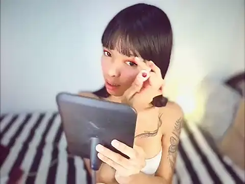 Snapshot of SugarCandyy chatting on July 10, 7:56 am SugarCandyy online show from July 10, 7:56 am