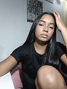 xcleila online show from June 18, 2:01 am