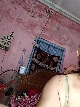 MoonLusty online show from June 5, 3:24 am