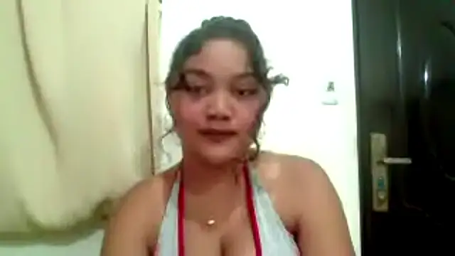 LaelJunge online show from May 29, 1:31 pm