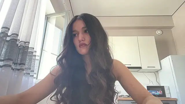 LisetteParajon online show from June 29, 5:14 am