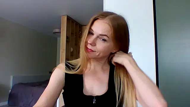 Snapshot of Tina5394 chatting on July 14, 10:21 am Tina5394 online show from July 14, 10:21 am