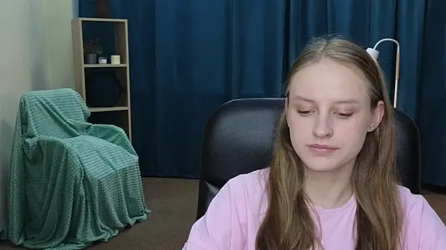 VinaNeslusan online show from May 30, 3:47 am