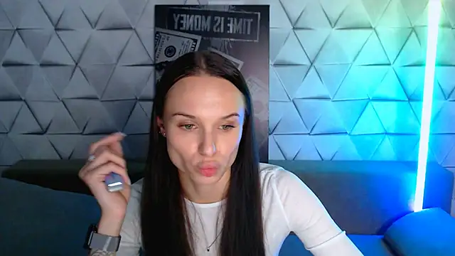 NicoleMerz online show from May 28, 6:38 pm