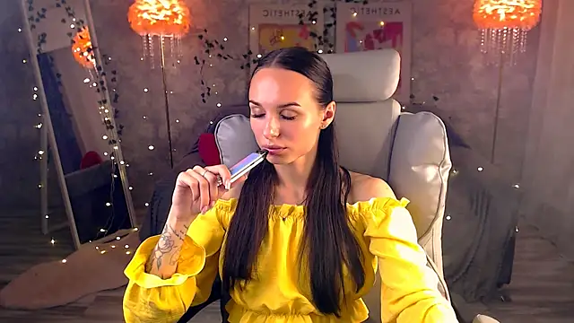 NicoleMerz online show from June 4, 5:08 pm