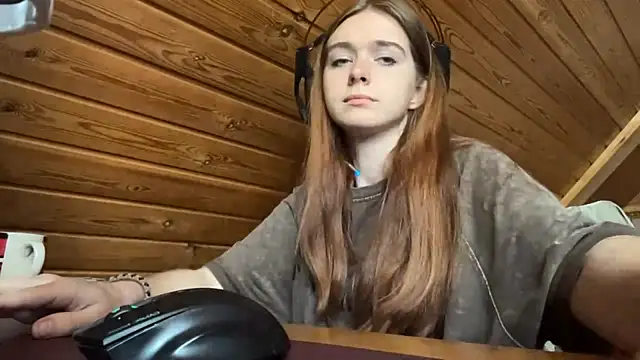 Snapshot of MariaLake chatting on June 25, 4:01 am MariaLake online show from June 25, 4:01 am