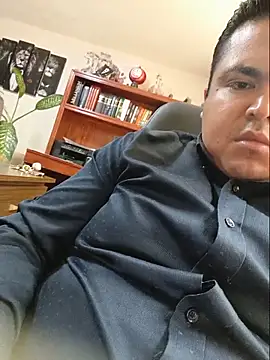 Luis220992 online show from May 27, 6:16 pm