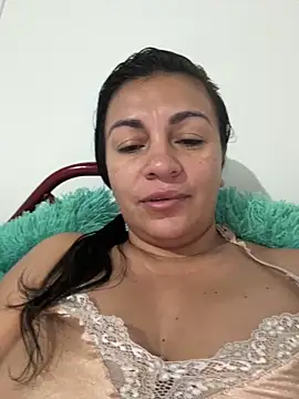 kloee kann online show from June 13, 1:09 pm