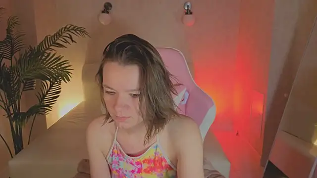 kira hatti online show from June 7, 1:10 am