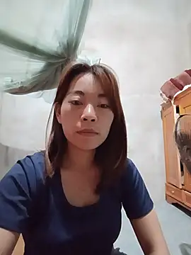 Snapshot of -Trinina- chatting on June 8, 7:36 pm -Trinina- online show from June 8, 7:36 pm
