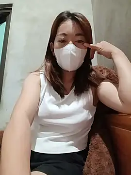 Snapshot of -Trinina- chatting on June 23, 9:24 pm -Trinina- online show from June 23, 9:24 pm