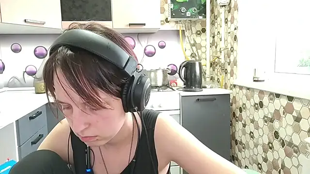 Snapshot of Saranade chatting on June 20, 5:05 pm Saranade online show from June 20, 5:05 pm