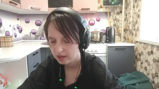 Snapshot of Saranade chatting on June 29, 4:51 pm Saranade online show from June 29, 4:51 pm