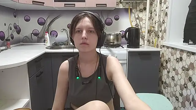 Snapshot of Saranade chatting on July 5, 7:10 pm Saranade online show from July 5, 7:10 pm