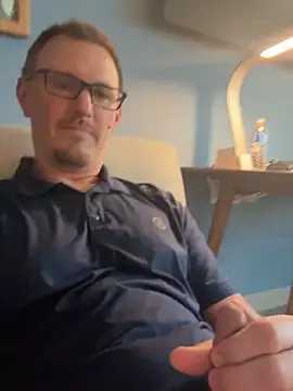Snapshot of Hardpaul85 chatting on June 24, 9:47 pm Hardpaul85 online show from June 24, 9:47 pm