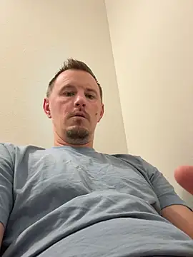 Snapshot of Hardpaul85 chatting on June 27, 1:06 pm Hardpaul85 online show from June 27, 1:06 pm