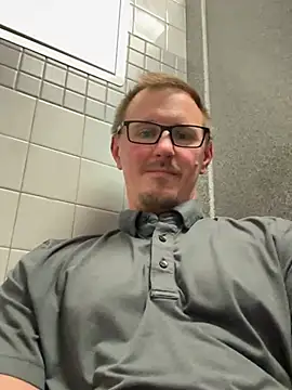 Snapshot of Hardpaul85 chatting on July 14, 5:40 pm Hardpaul85 online show from July 14, 5:40 pm