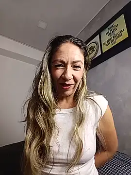 Snapshot of Laly_dolcee chatting on July 17, 4:56 pm Laly dolcee online show from July 17, 4:56 pm