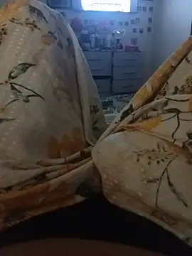 lizgomesszs online show from July 9, 4:55 pm