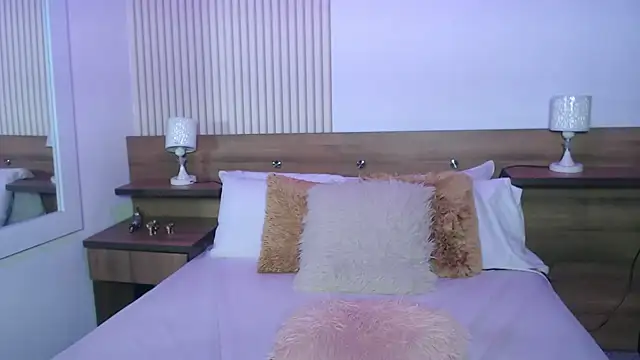 ValentinaGreyy online show from June 17, 10:10 pm